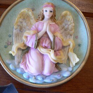 Nice Angle Wall hanging plate resign by Turtle King Corp.